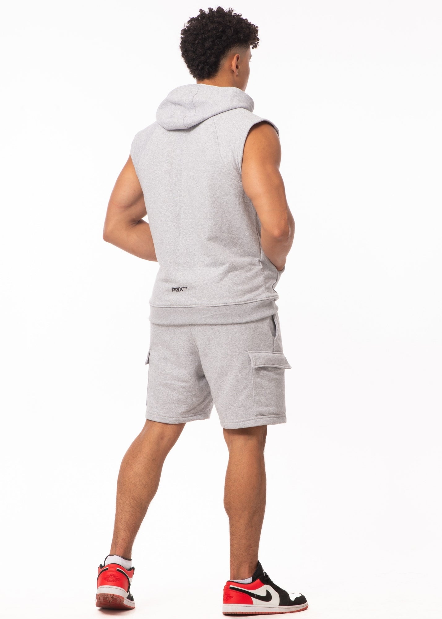 Ensemble – Hoodie Sans Manches Zip + Short Cargo – Gris | CAPRA™
